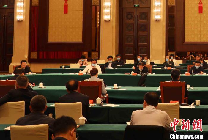 新疆舉行專題學(xué)習(xí)會學(xué)習(xí)貫徹《中國共產(chǎn)黨統(tǒng)一戰(zhàn)線工作條例》