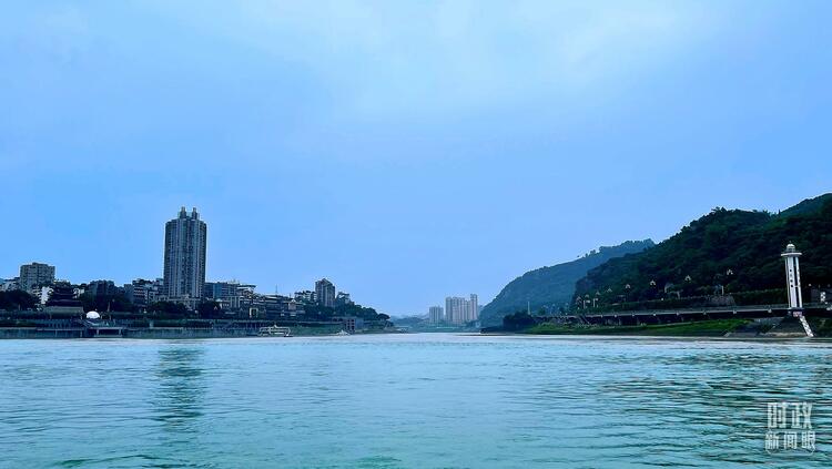 時政新聞眼丨踏訪萬里長江第一城，習(xí)近平調(diào)研這些重要命題