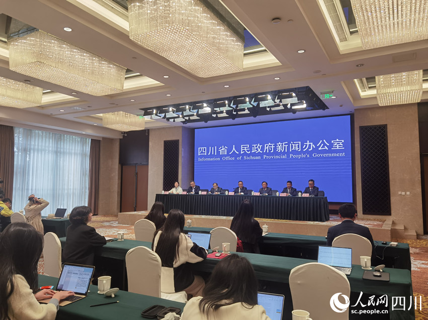 新聞發(fā)布會(huì)現(xiàn)場。人民網(wǎng) 王洪江攝 新聞發(fā)布會(huì)現(xiàn)場。人民網(wǎng) 王洪江攝