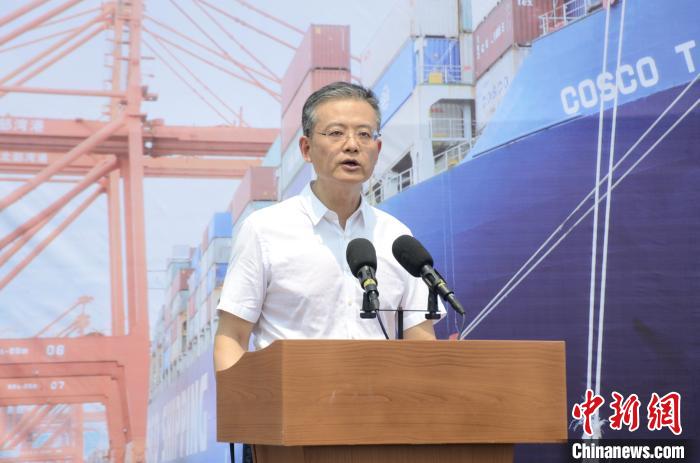 廣西北部灣經濟區(qū)規(guī)劃建設管理辦公室常務副主任魏然致辭 翟李強 攝 廣西北部灣經濟區(qū)規(guī)劃建設管理辦公室常務副主任魏然致辭 翟李強 攝