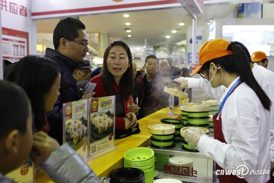 組圖：逛會忙！農(nóng)高會首日稀奇農(nóng)特產(chǎn)品引人關注