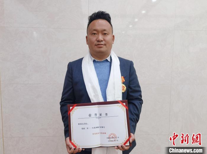 西藏新增6位“西藏工匠”涉藏藥制作、非遺傳承、鐵路建設(shè)等