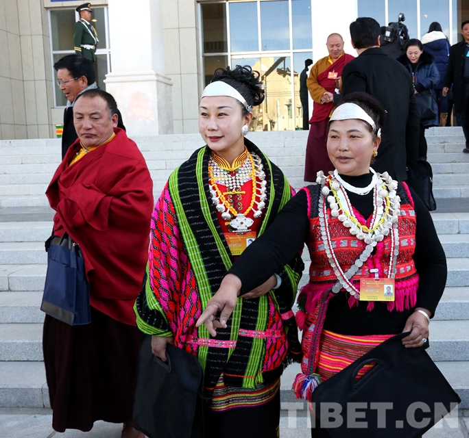 西藏第十屆人民代表大會五次會議開幕 