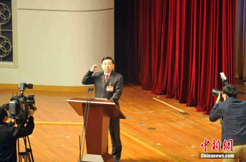 1月15日,在福建省第十二屆人民代表大會第四次會議上,于偉國當(dāng)選為新一任福建省人民政府省長。張斌 攝