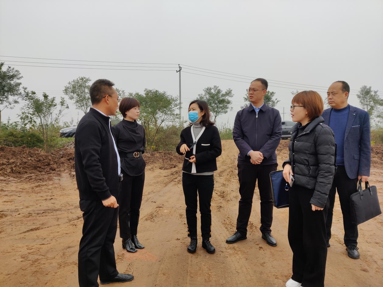查看陳村鎮(zhèn)槐北村“村企聯(lián)姻”萬頭生豬養(yǎng)殖項目 查看陳村鎮(zhèn)槐北村“村企聯(lián)姻”萬頭生豬養(yǎng)殖項目