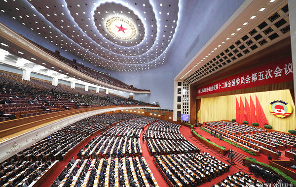 2017年3月13日，全國政協(xié)十二屆五次會議閉幕會在人民大會堂舉行，梁振英增選為全國政協(xié)副主席。攝影：新華社記者 王曄 