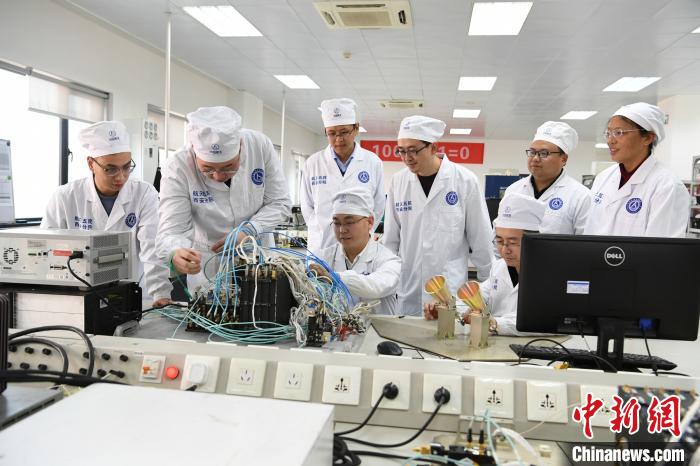 西安分院嫦娥五號(hào)探測(cè)器研制團(tuán)隊(duì)。 西安分院 攝 點(diǎn)擊進(jìn)入下一頁(yè)